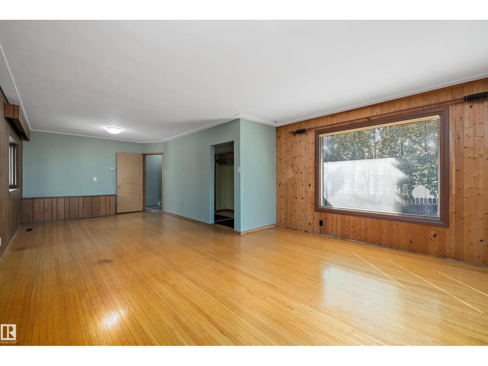 9911 149 ST NW