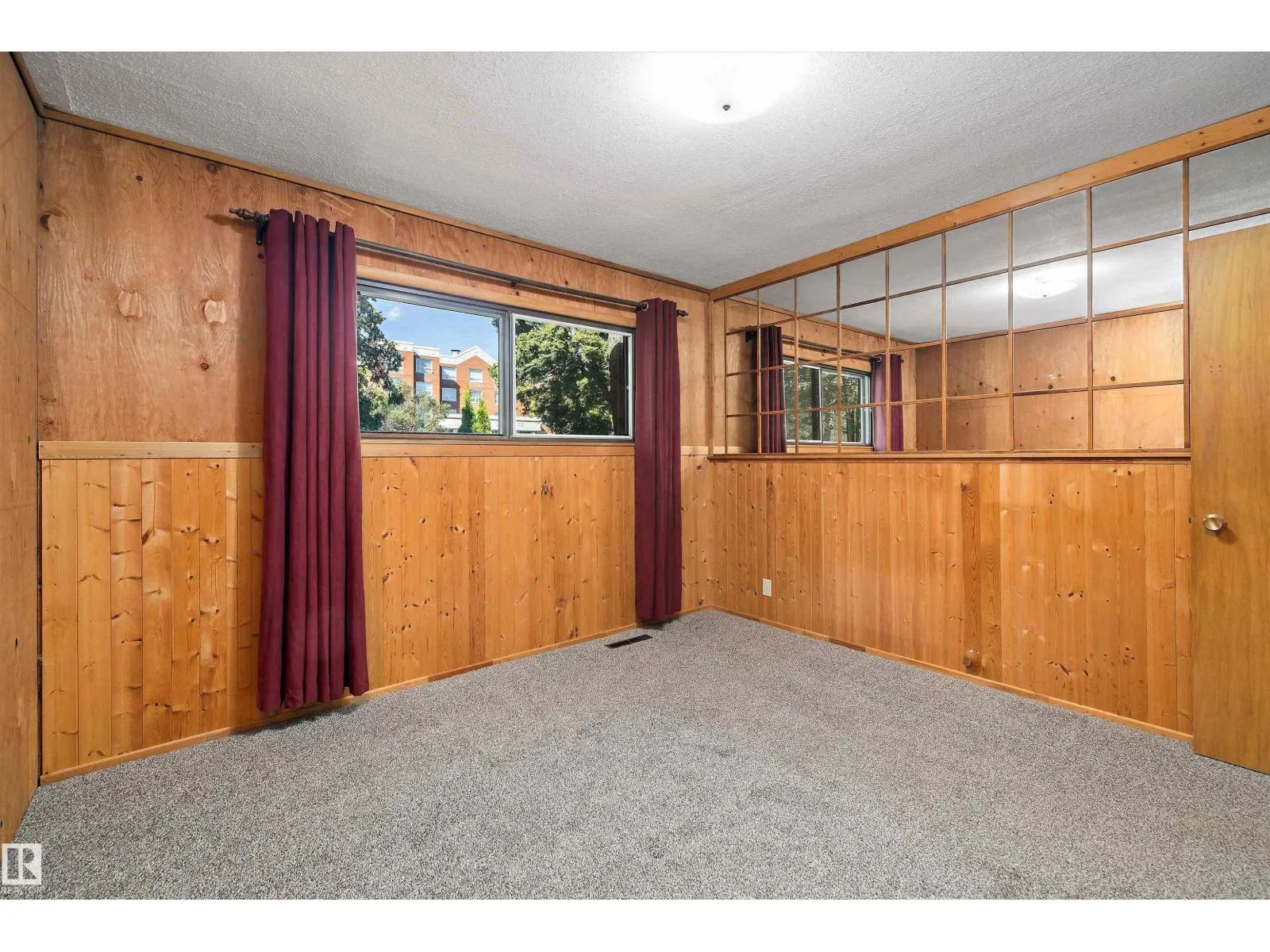 9911 149 ST NW