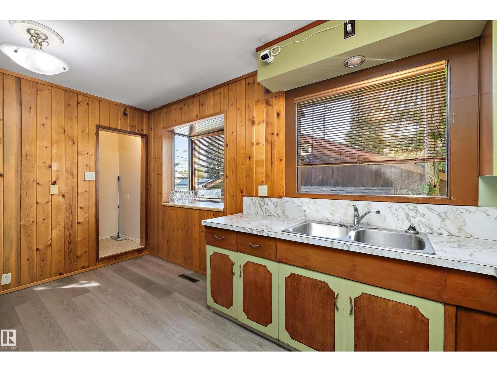 9911 149 ST NW