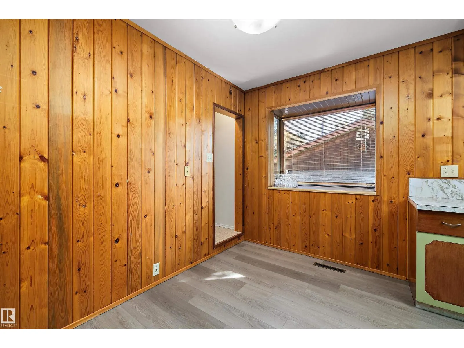 9911 149 ST NW