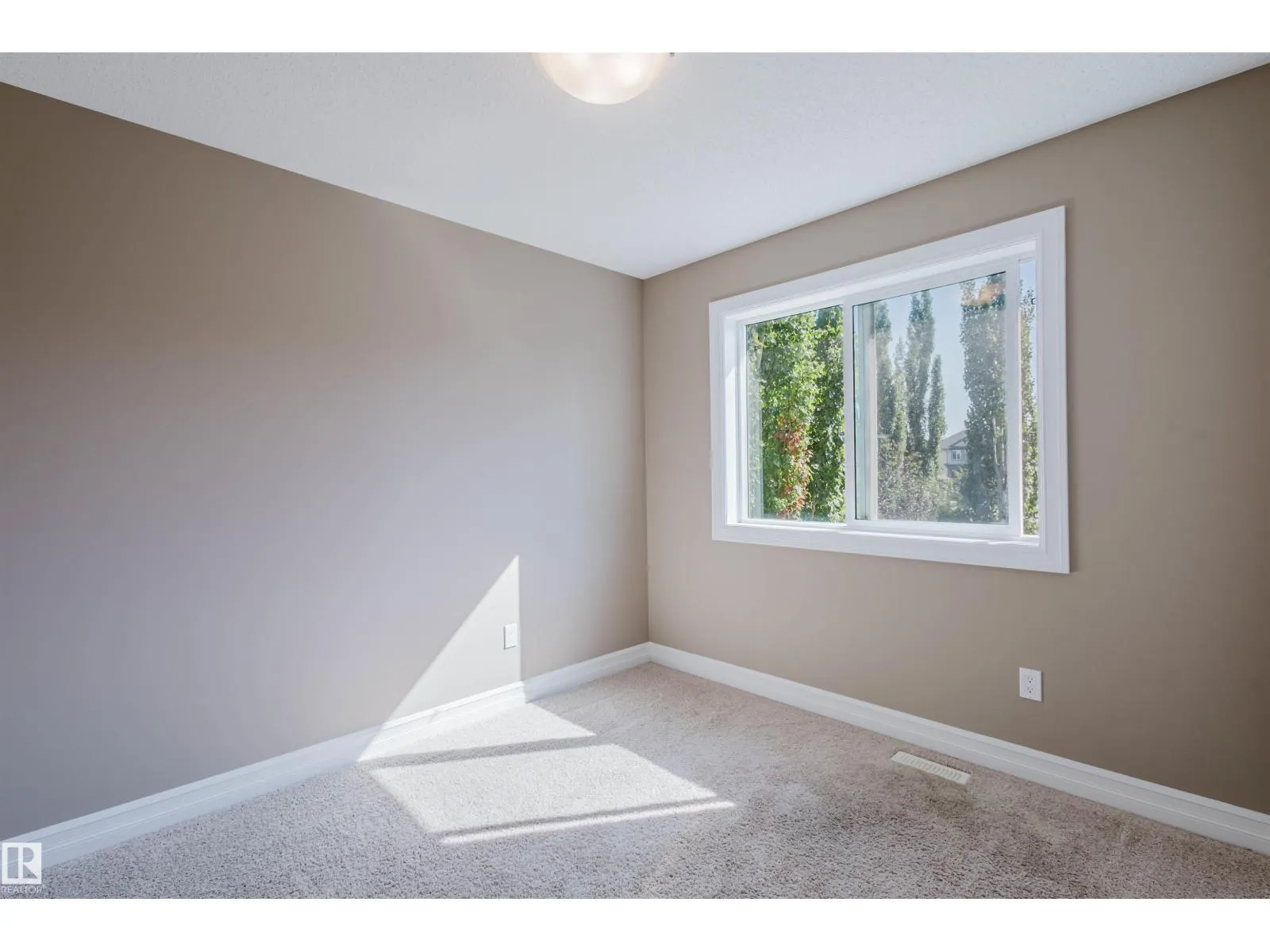11321 13A AV SW