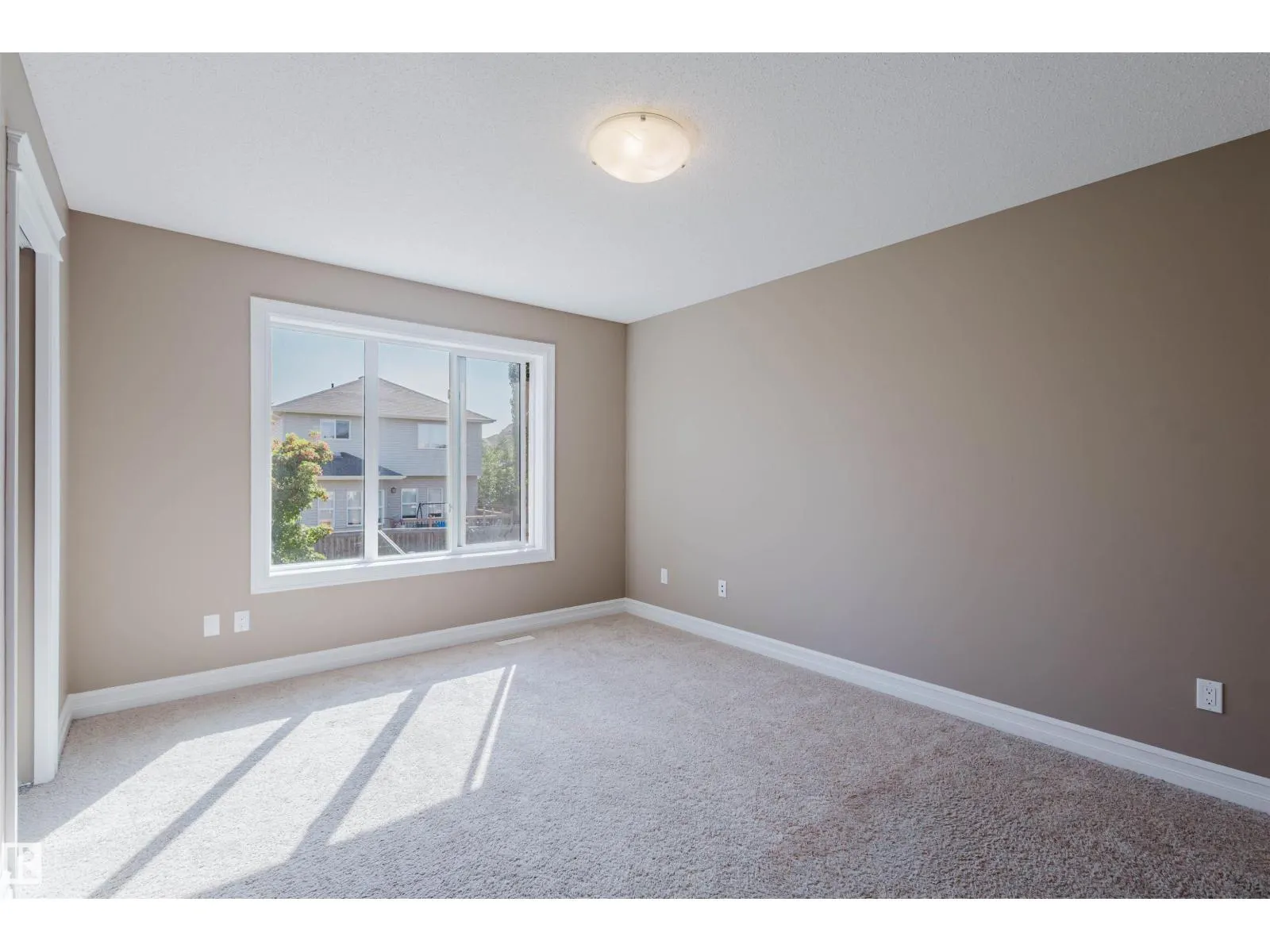 11321 13A AV SW