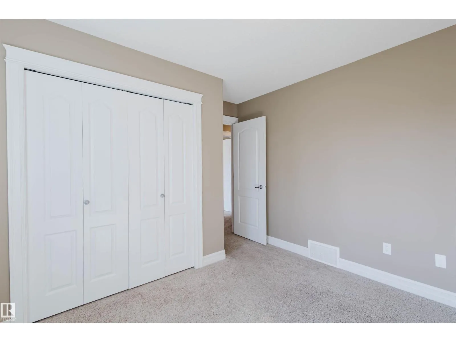 11321 13A AV SW