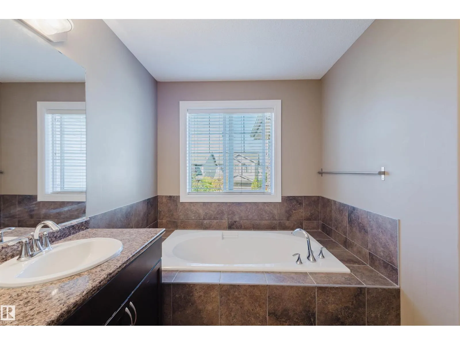 11321 13A AV SW