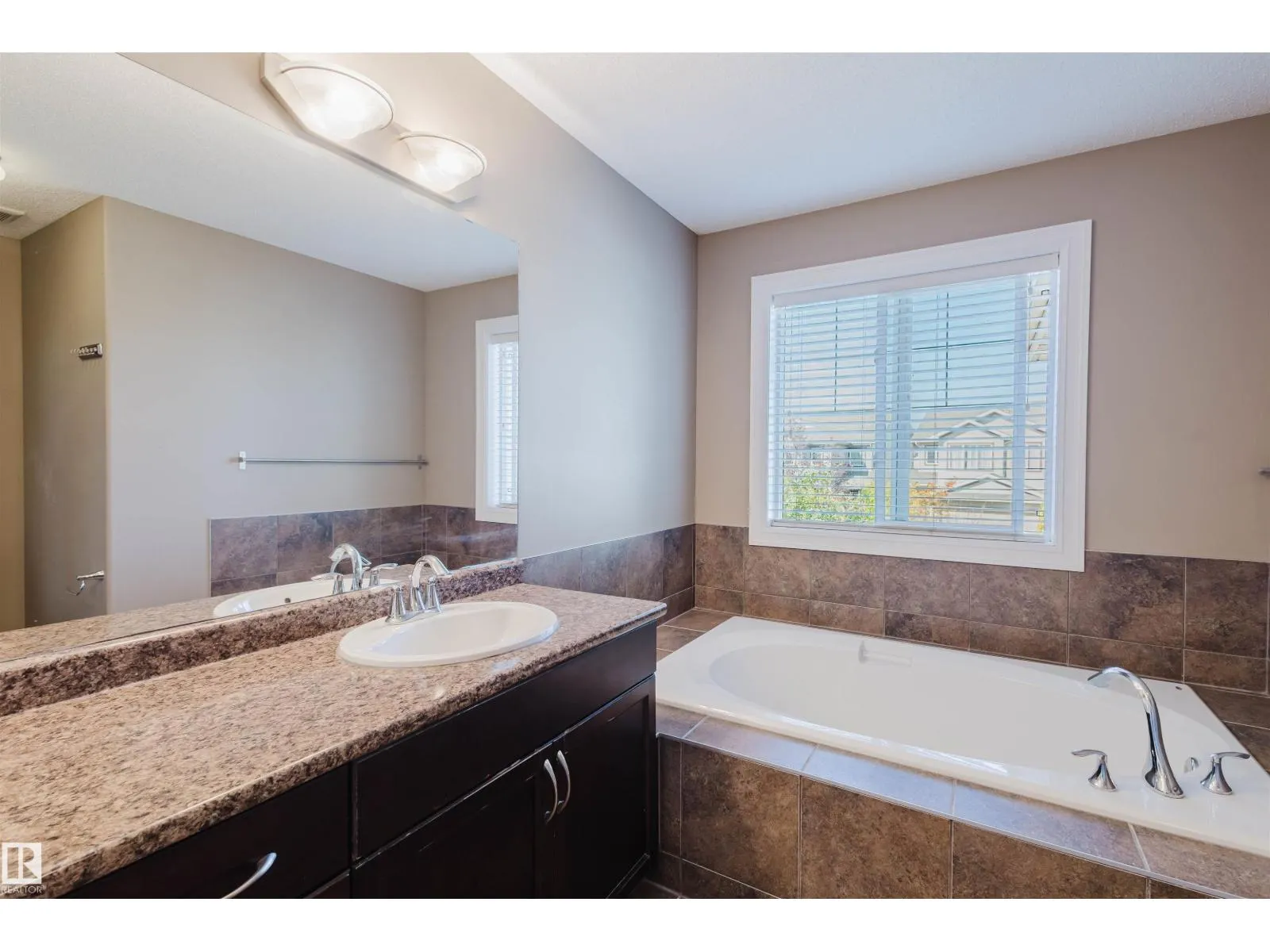 11321 13A AV SW