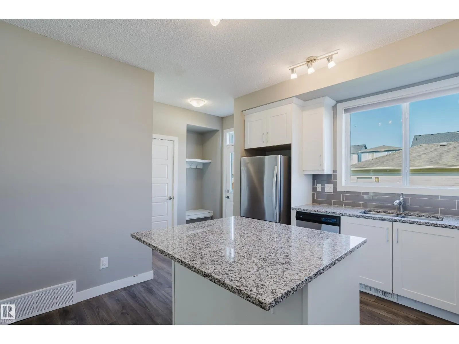 8142 CHAPPELLE WY SW