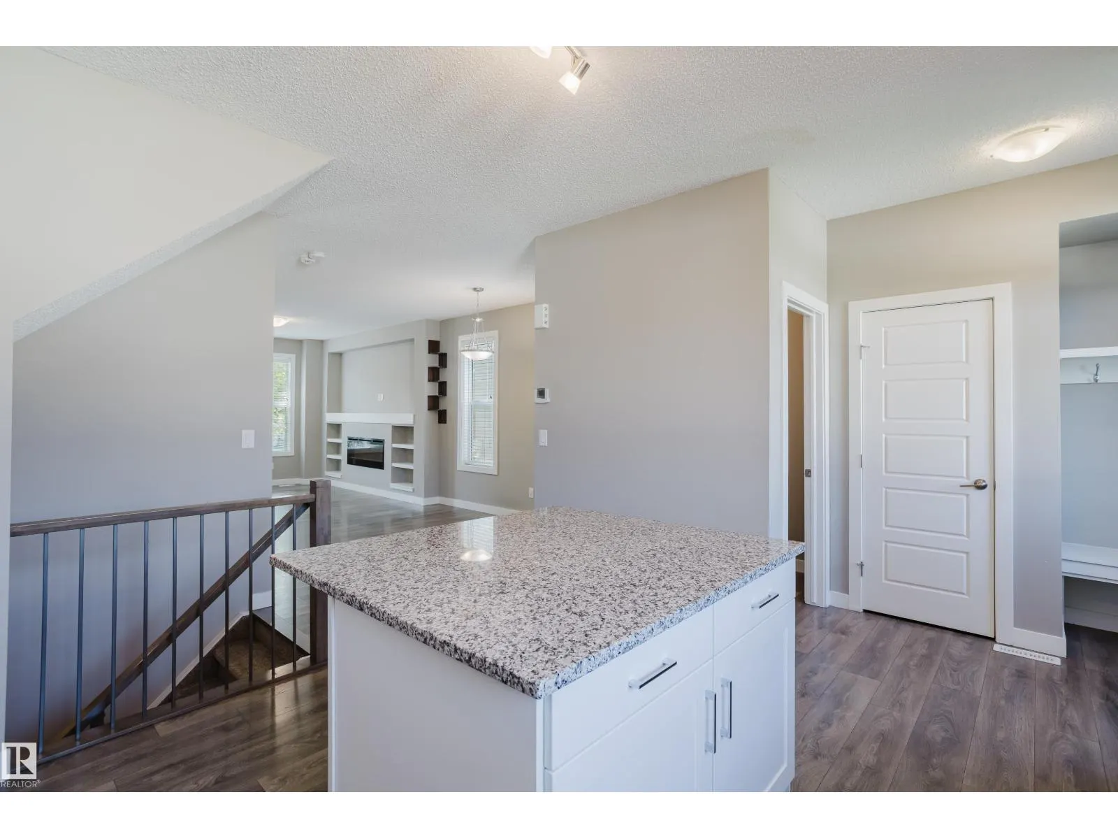 8142 CHAPPELLE WY SW