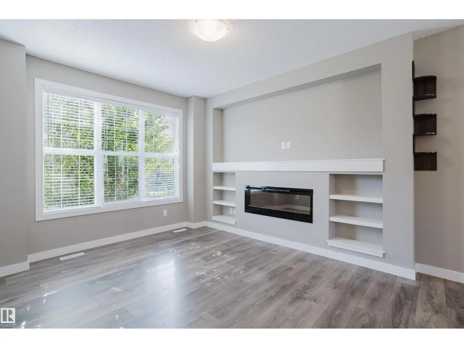 8142 CHAPPELLE WY SW
