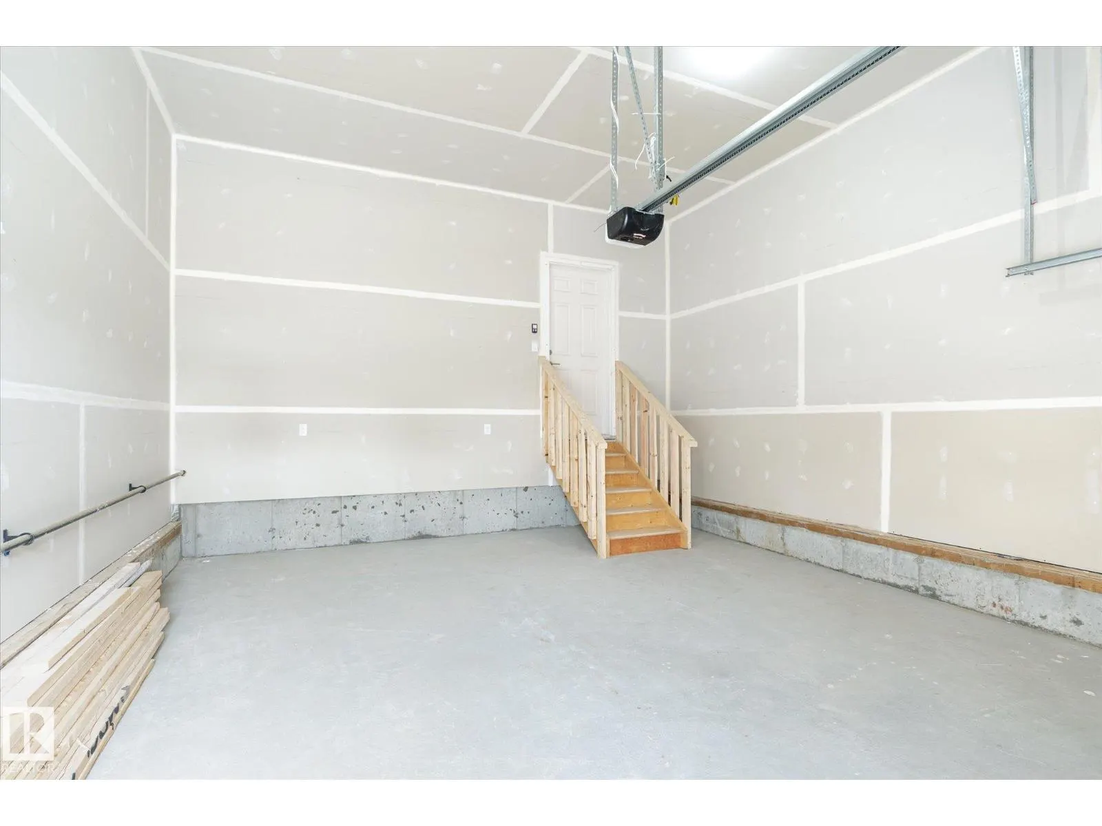 22372 89 AV NW