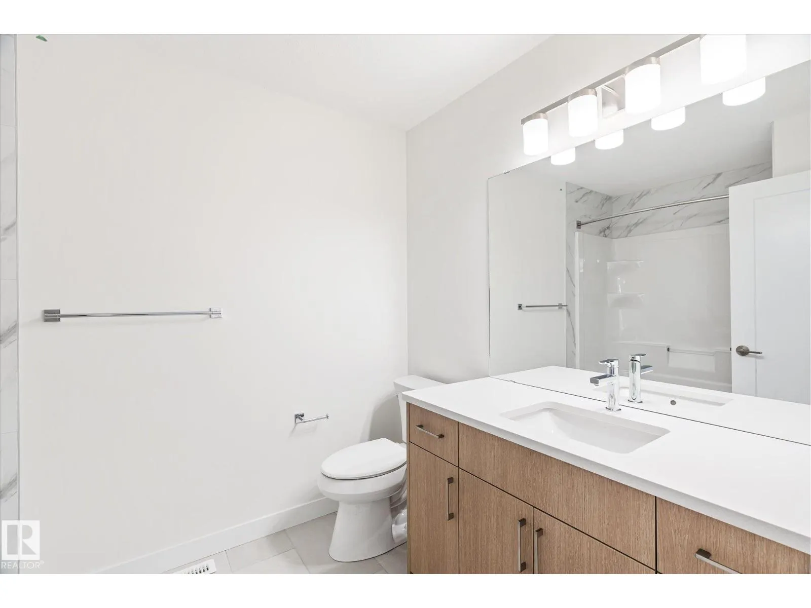 22372 89 AV NW