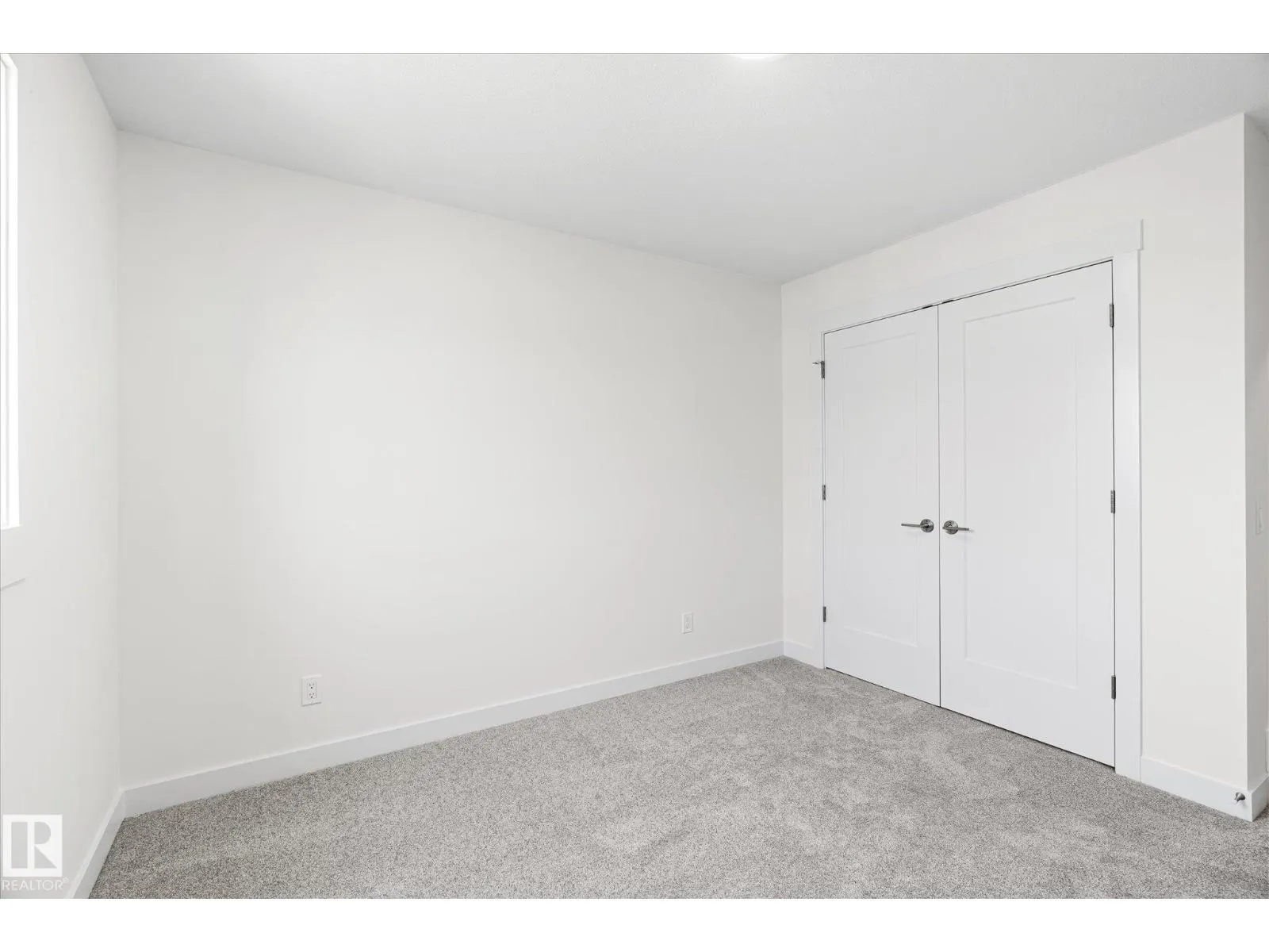 22372 89 AV NW