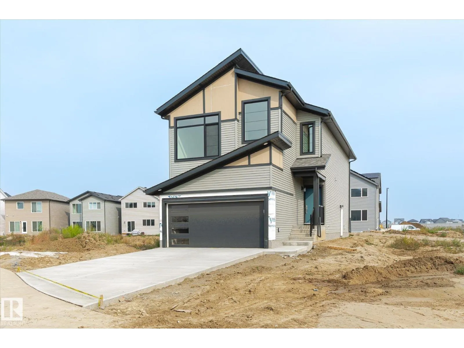 22372 89 AV NW