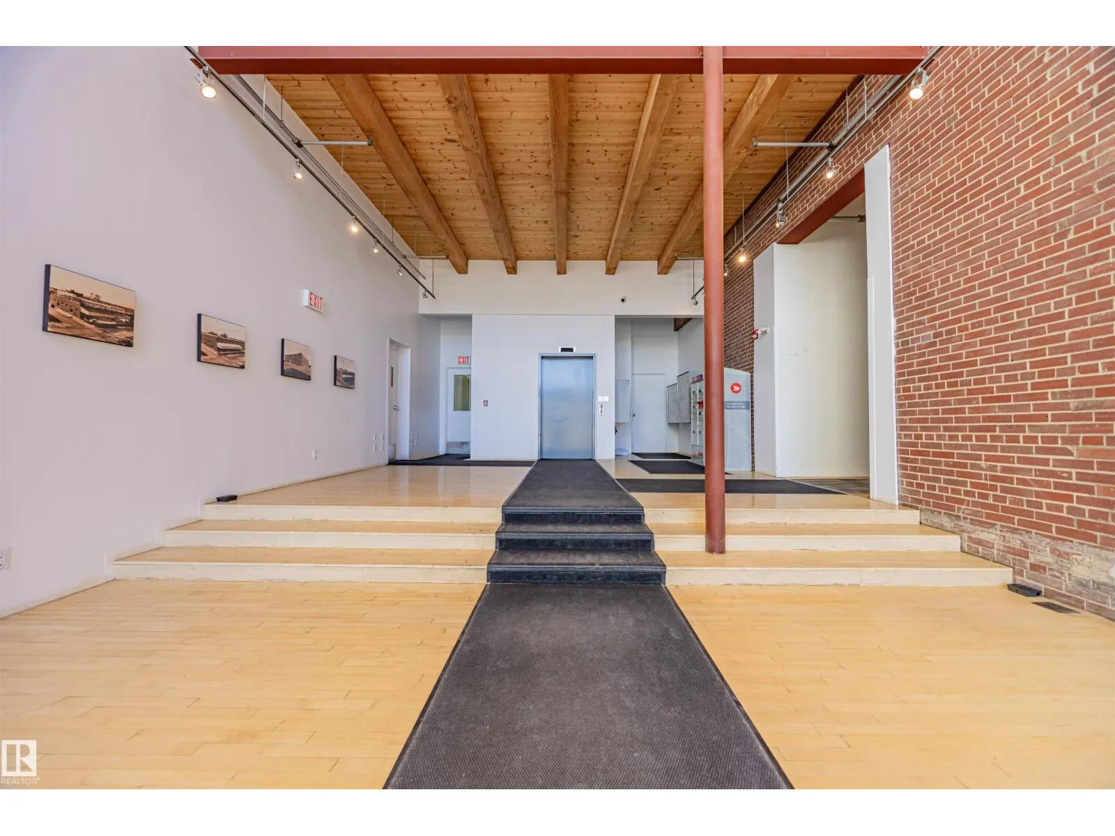 #114 10309 107 ST NW
