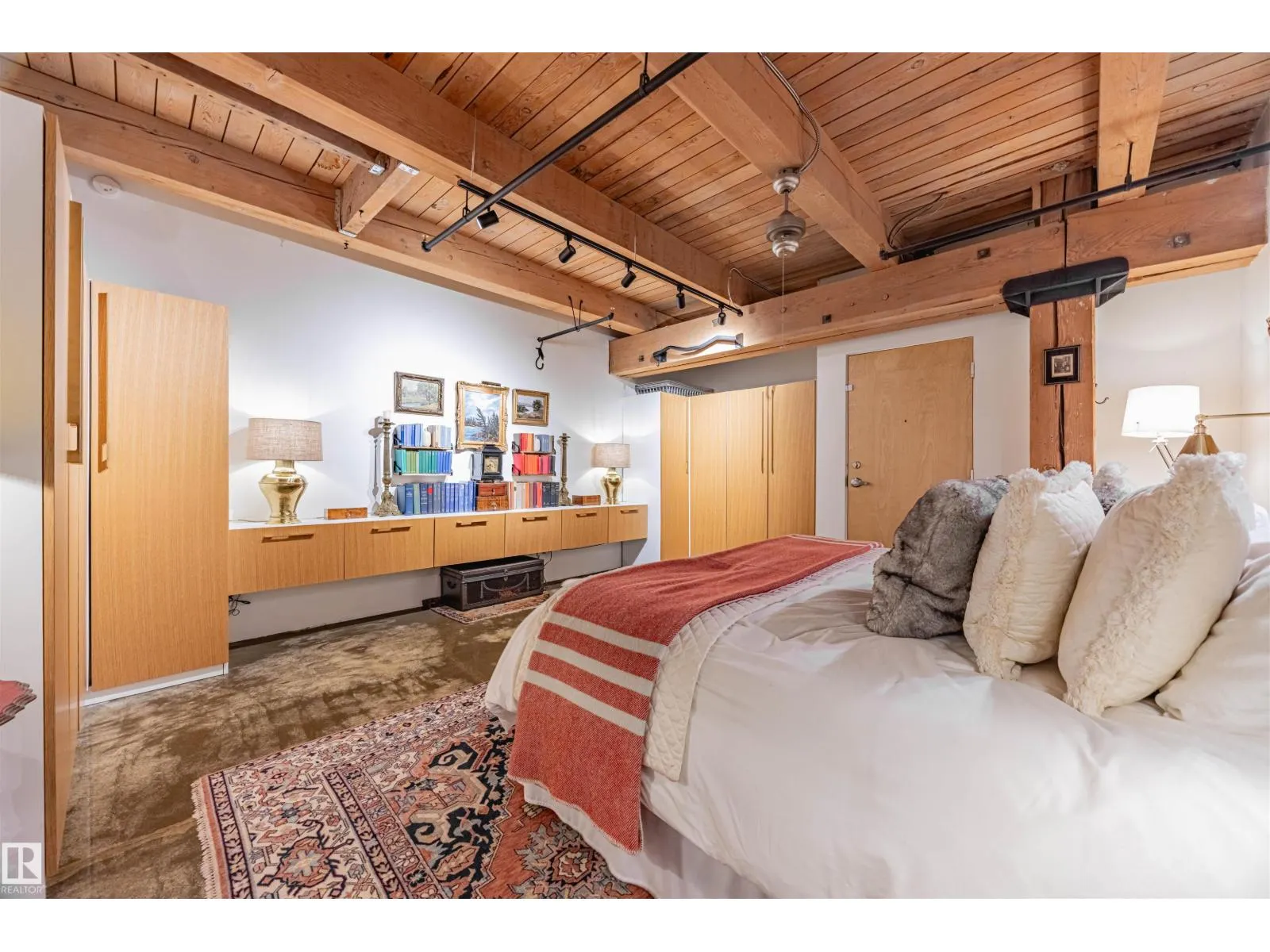 #114 10309 107 ST NW
