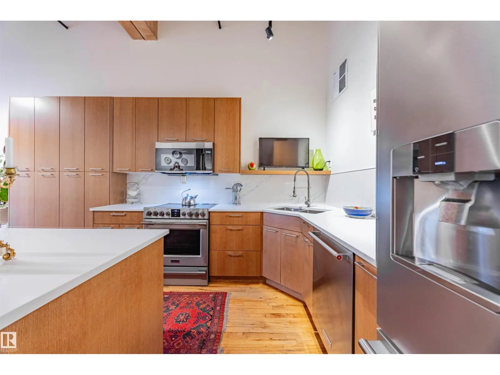 #114 10309 107 ST NW