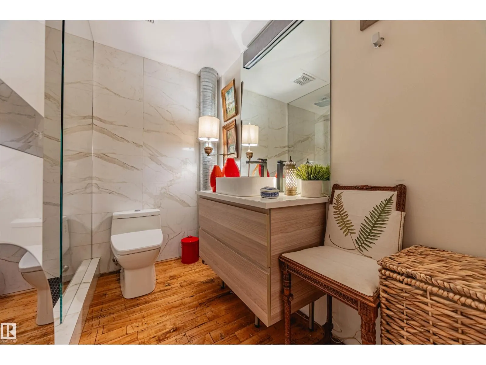 #114 10309 107 ST NW