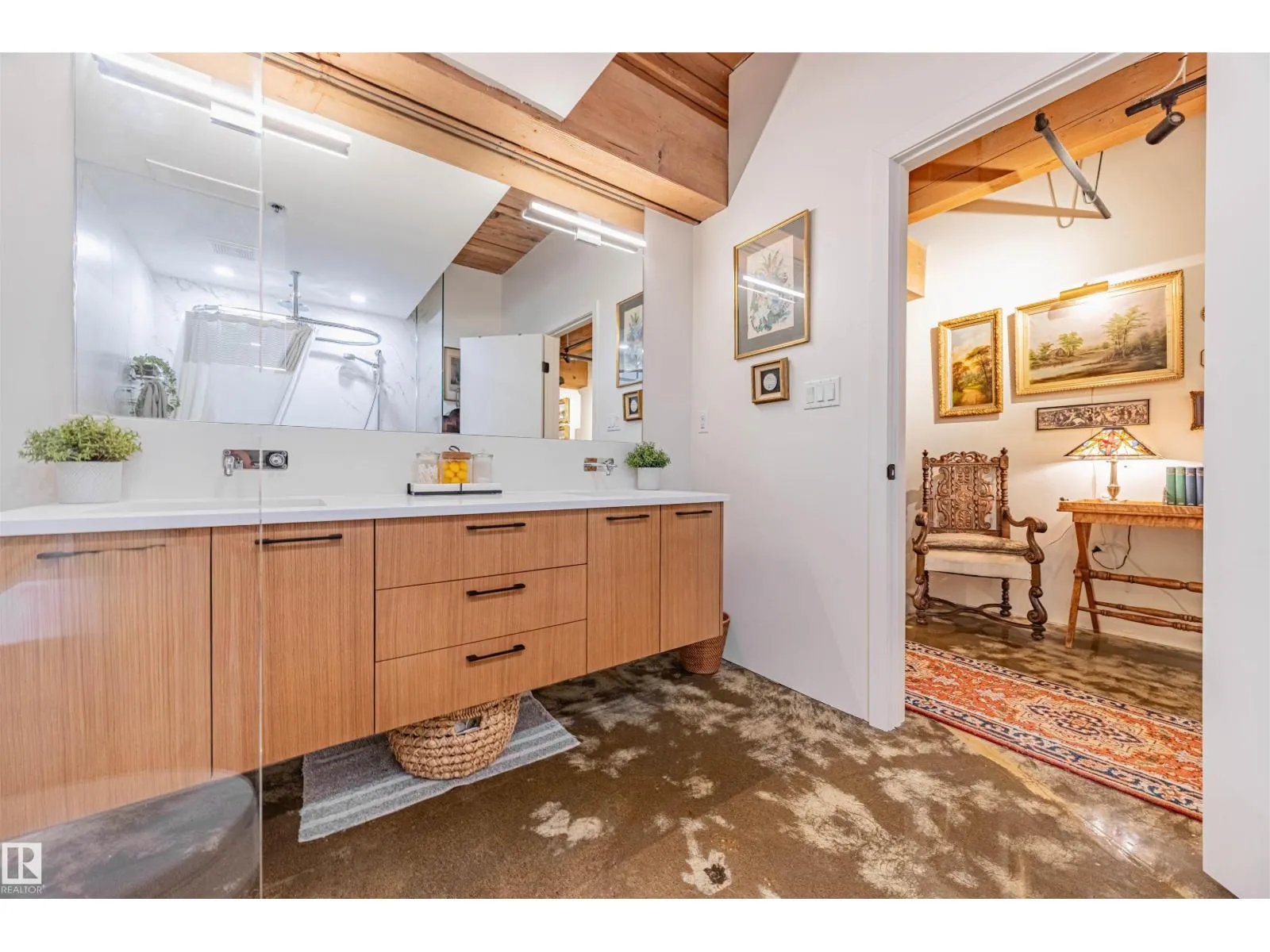 #114 10309 107 ST NW