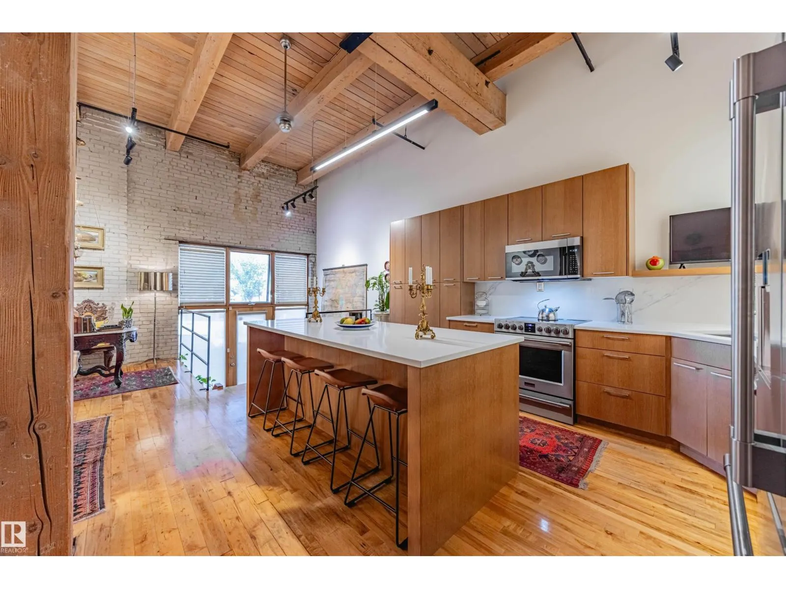 #114 10309 107 ST NW
