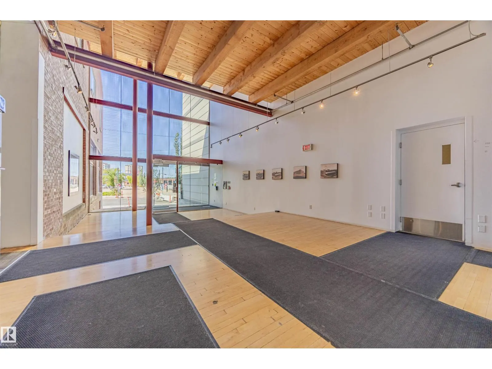 #114 10309 107 ST NW
