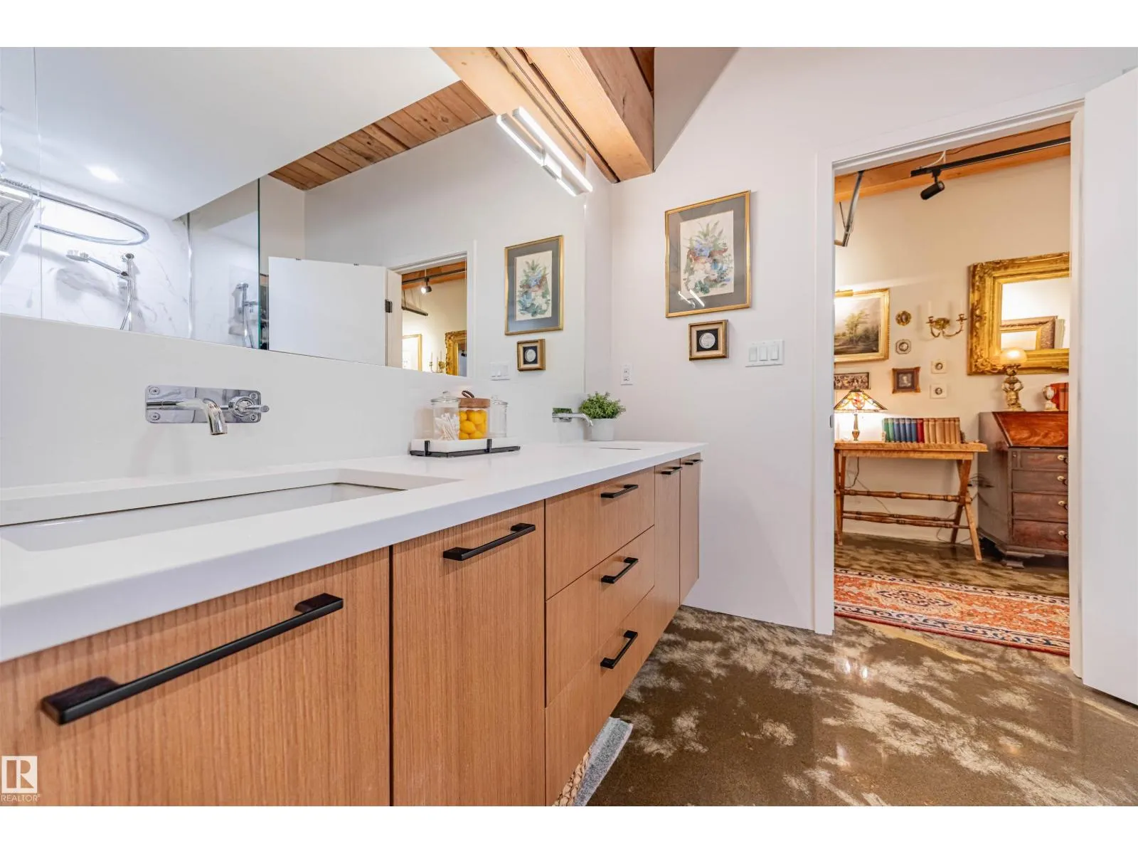 #114 10309 107 ST NW