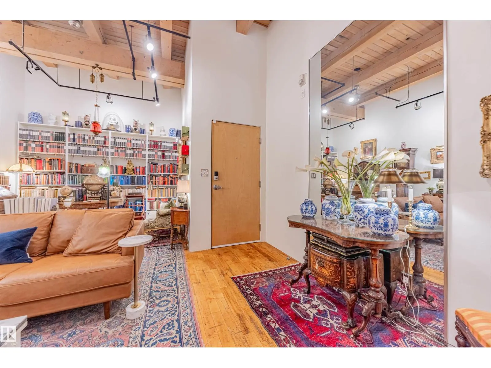 #114 10309 107 ST NW
