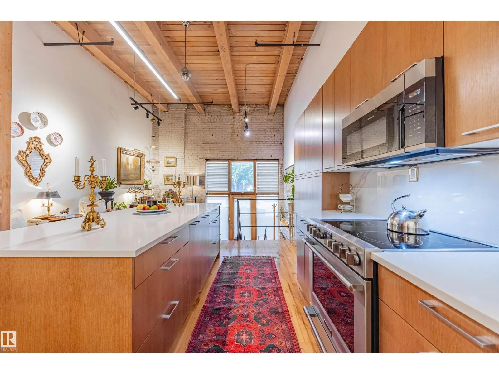 #114 10309 107 ST NW