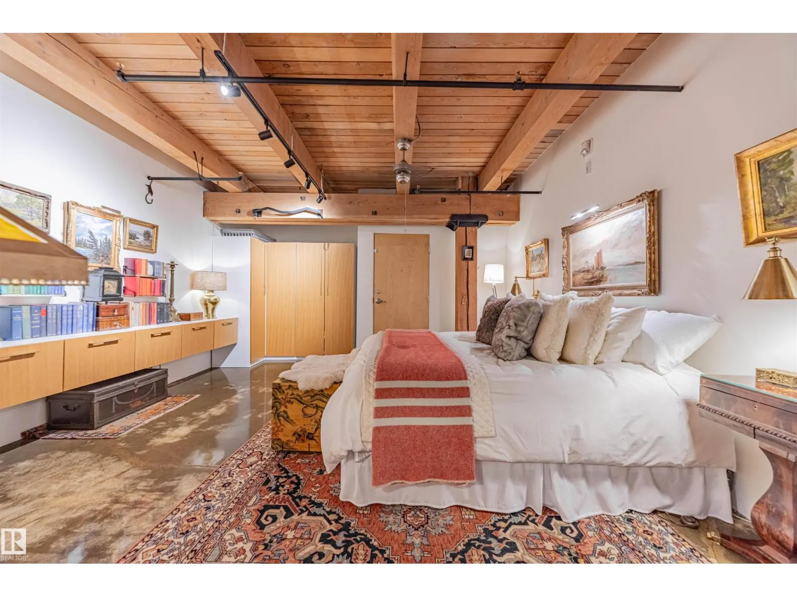#114 10309 107 ST NW