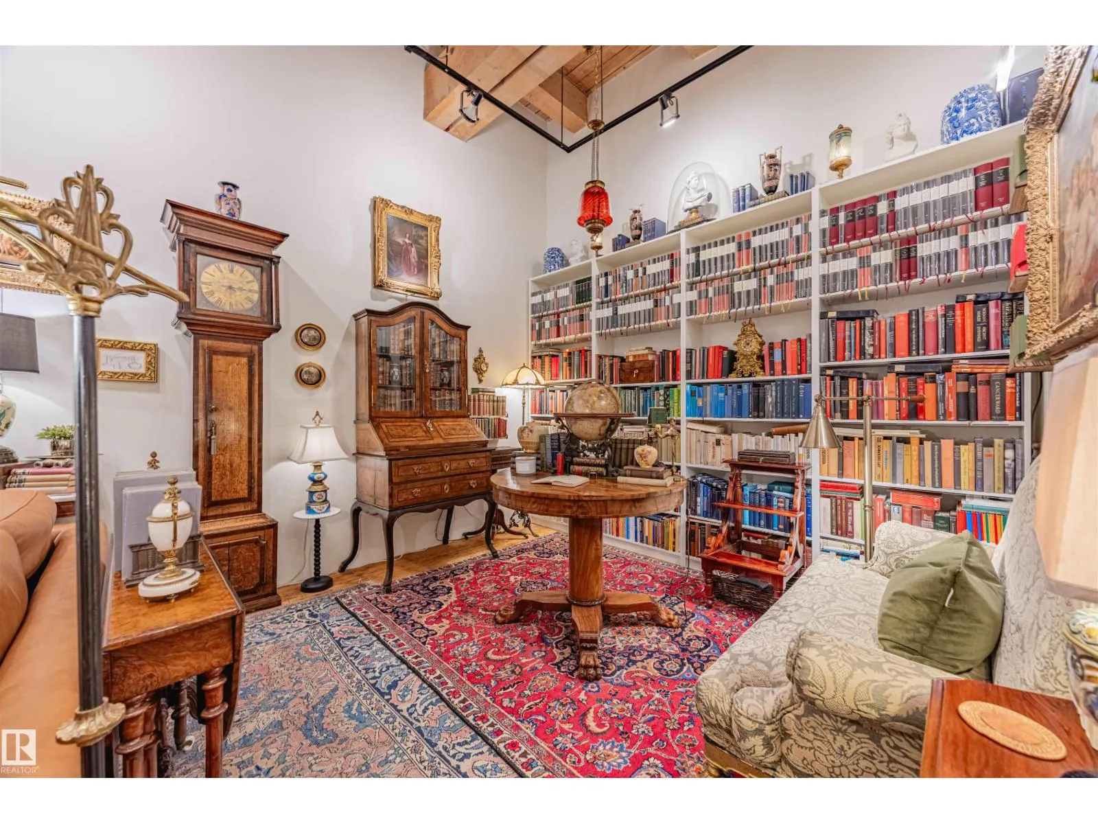 #114 10309 107 ST NW