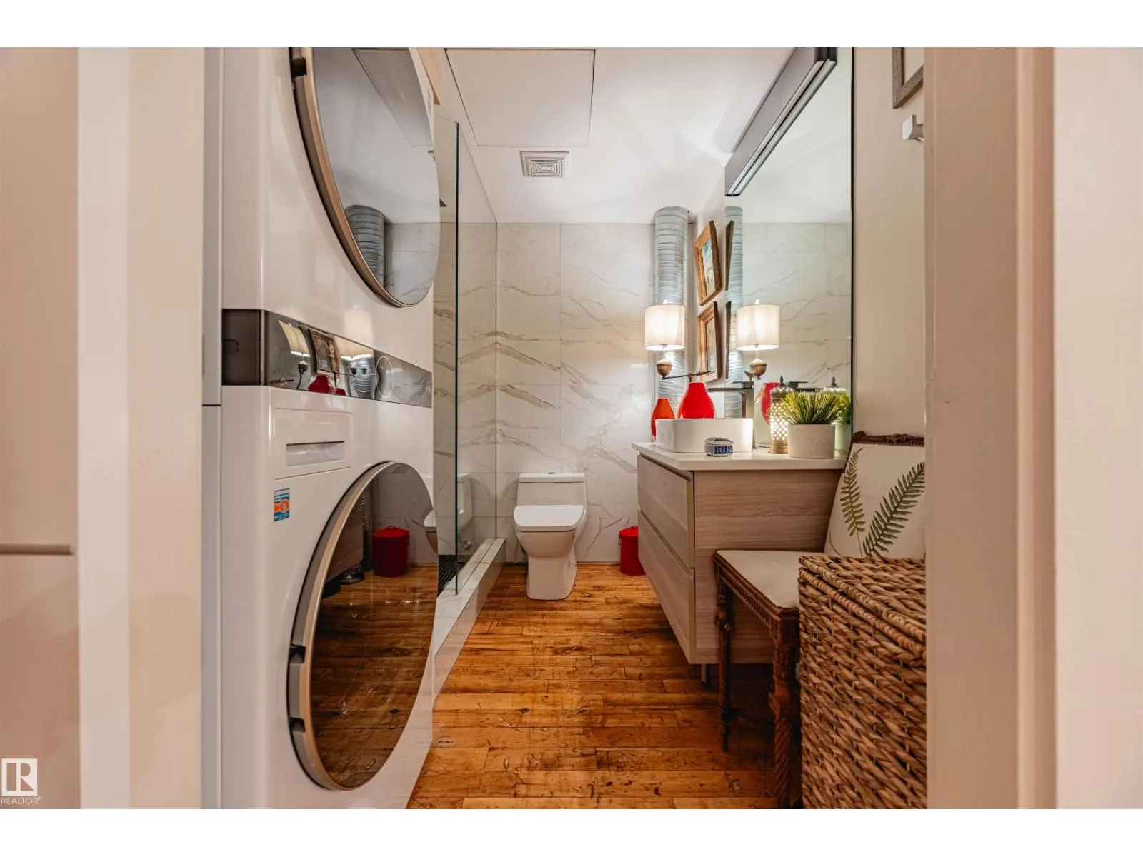 #114 10309 107 ST NW
