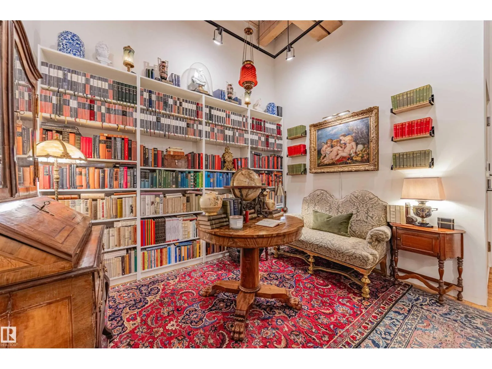 #114 10309 107 ST NW