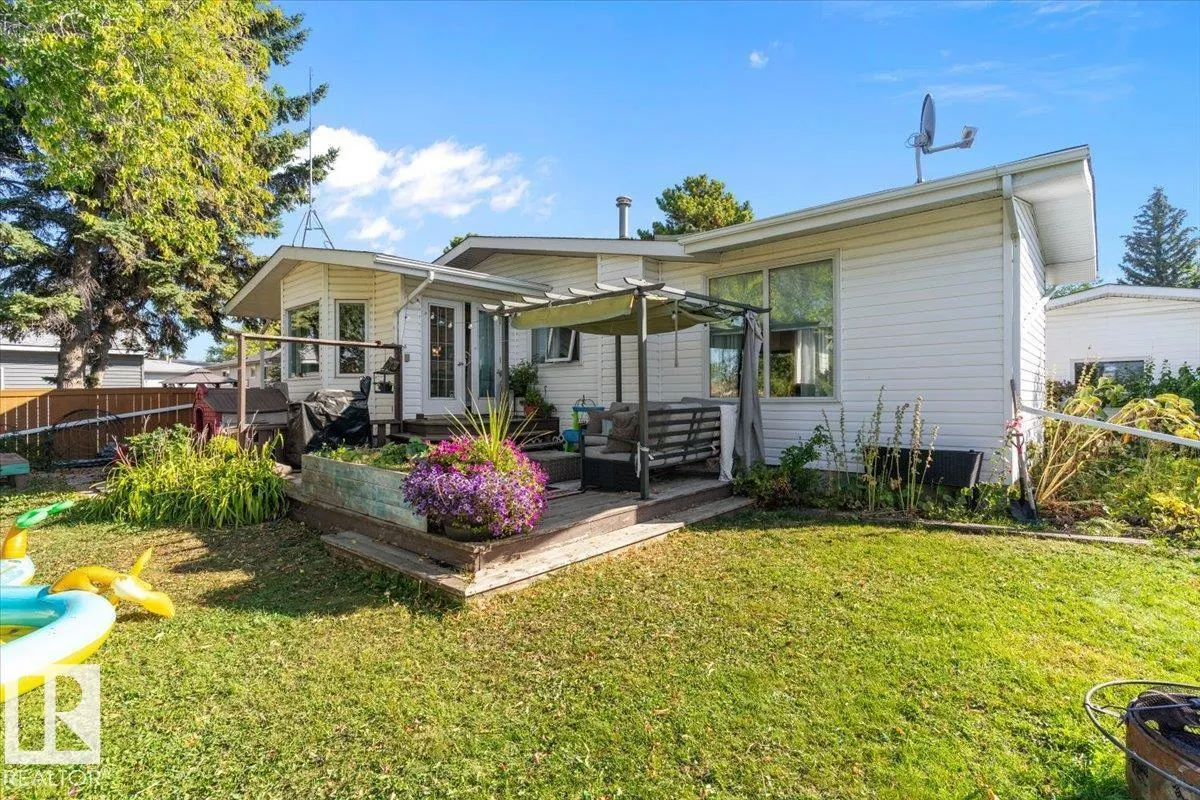 8 BEAVERHILL DR