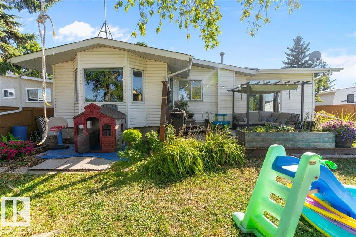 8 BEAVERHILL DR
