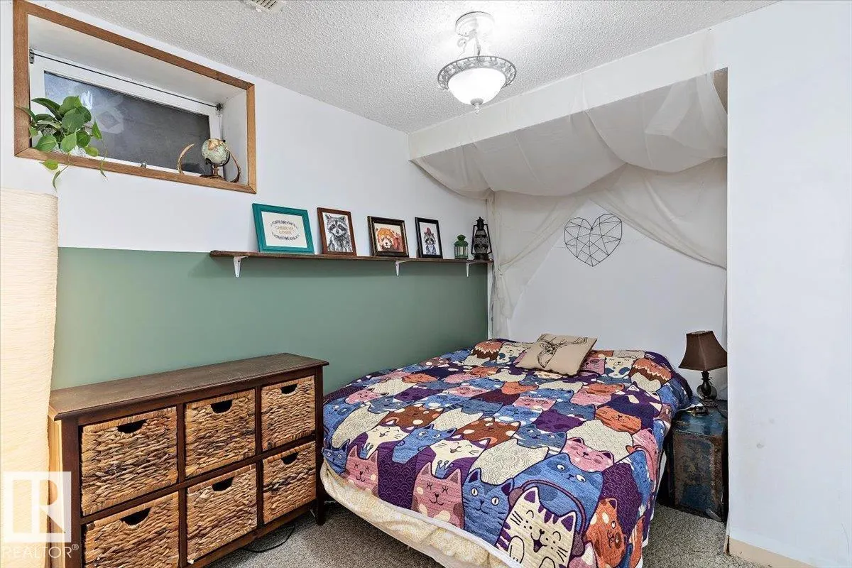8 BEAVERHILL DR