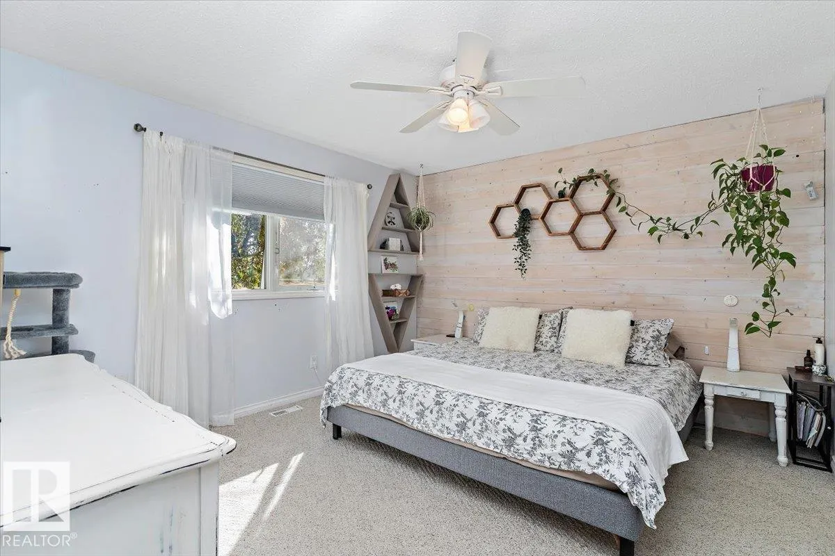 8 BEAVERHILL DR
