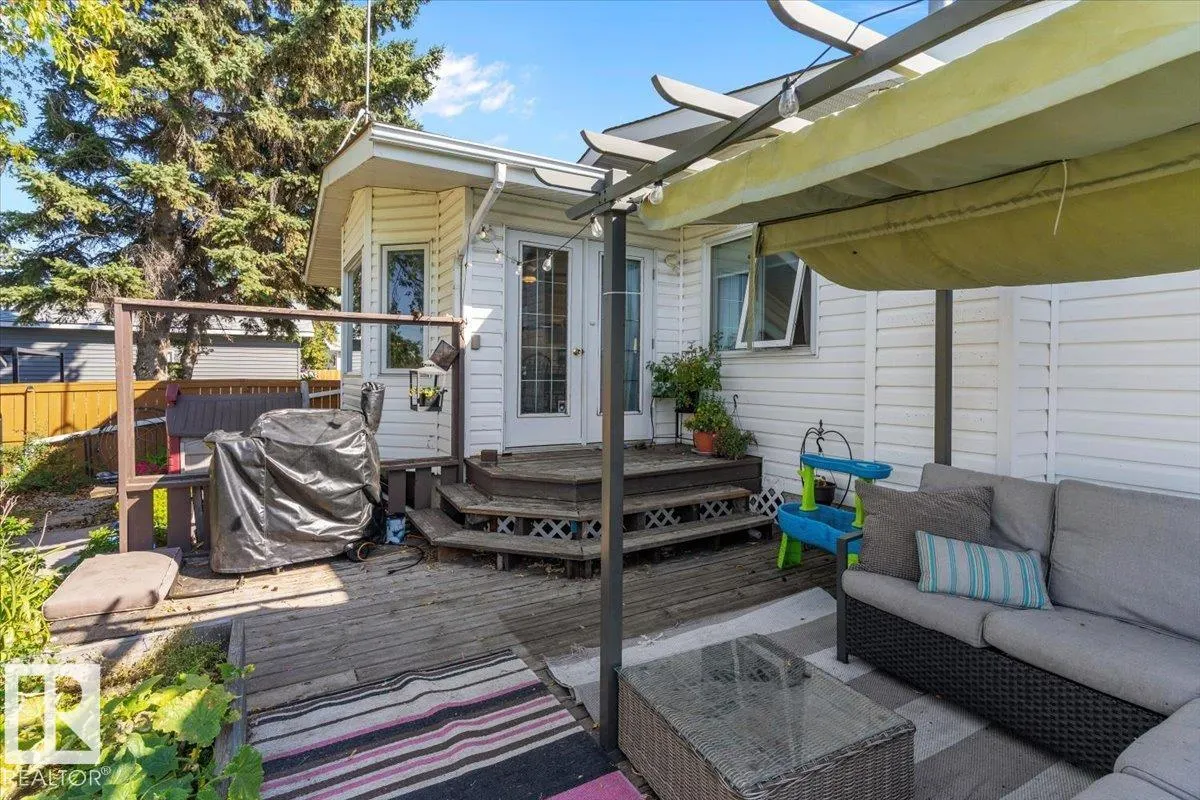 8 BEAVERHILL DR