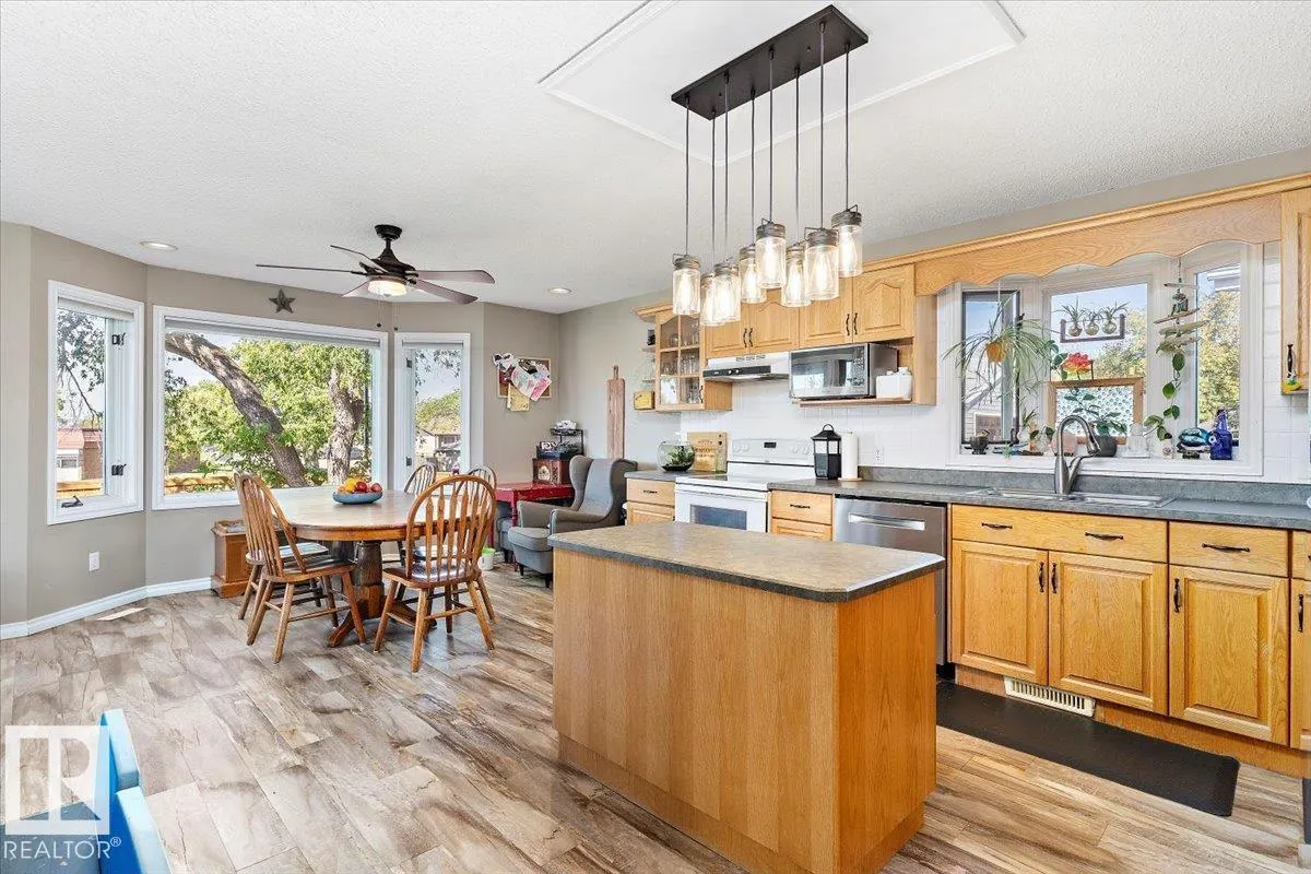 8 BEAVERHILL DR