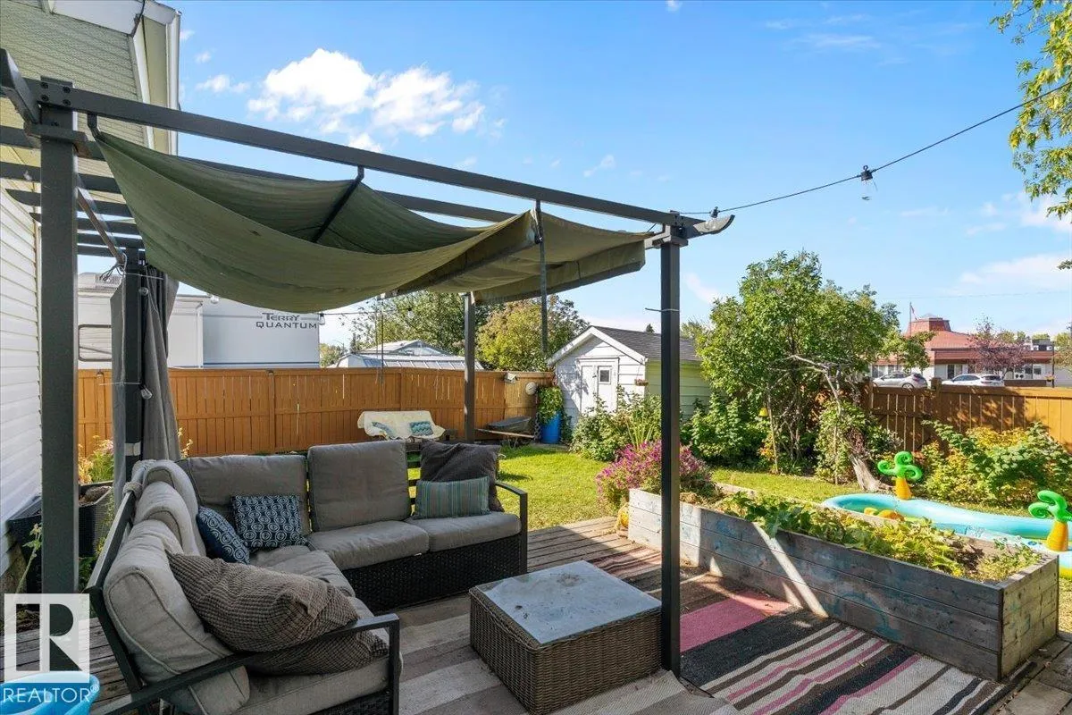 8 BEAVERHILL DR