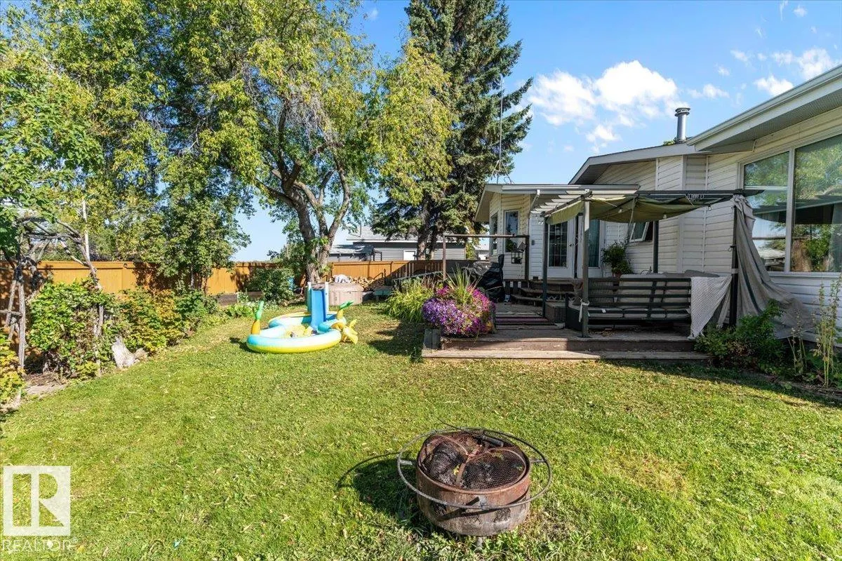 8 BEAVERHILL DR