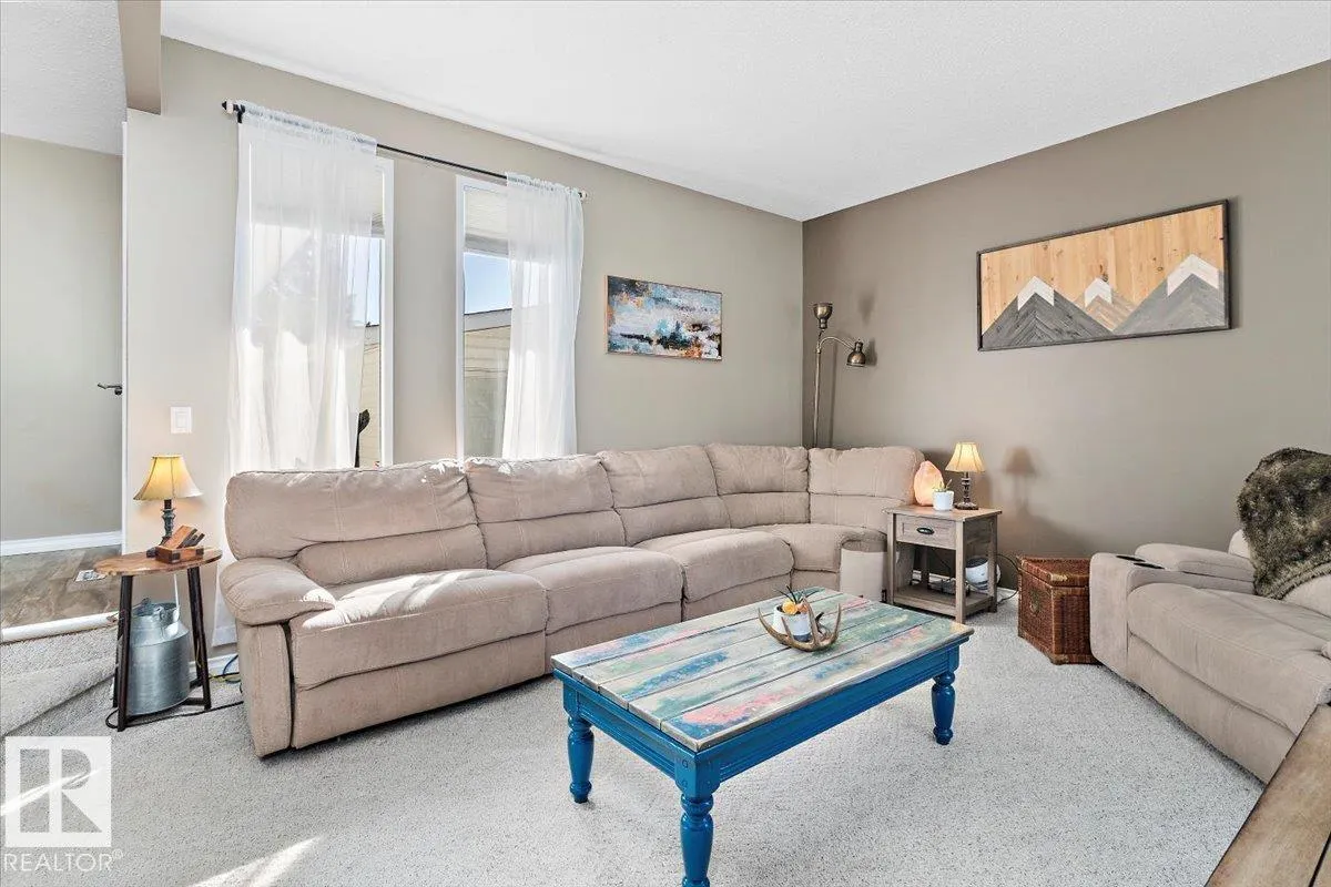 8 BEAVERHILL DR