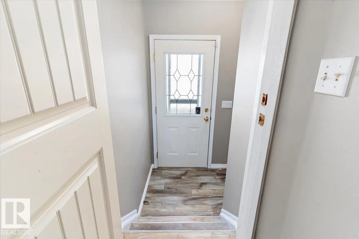 8 BEAVERHILL DR