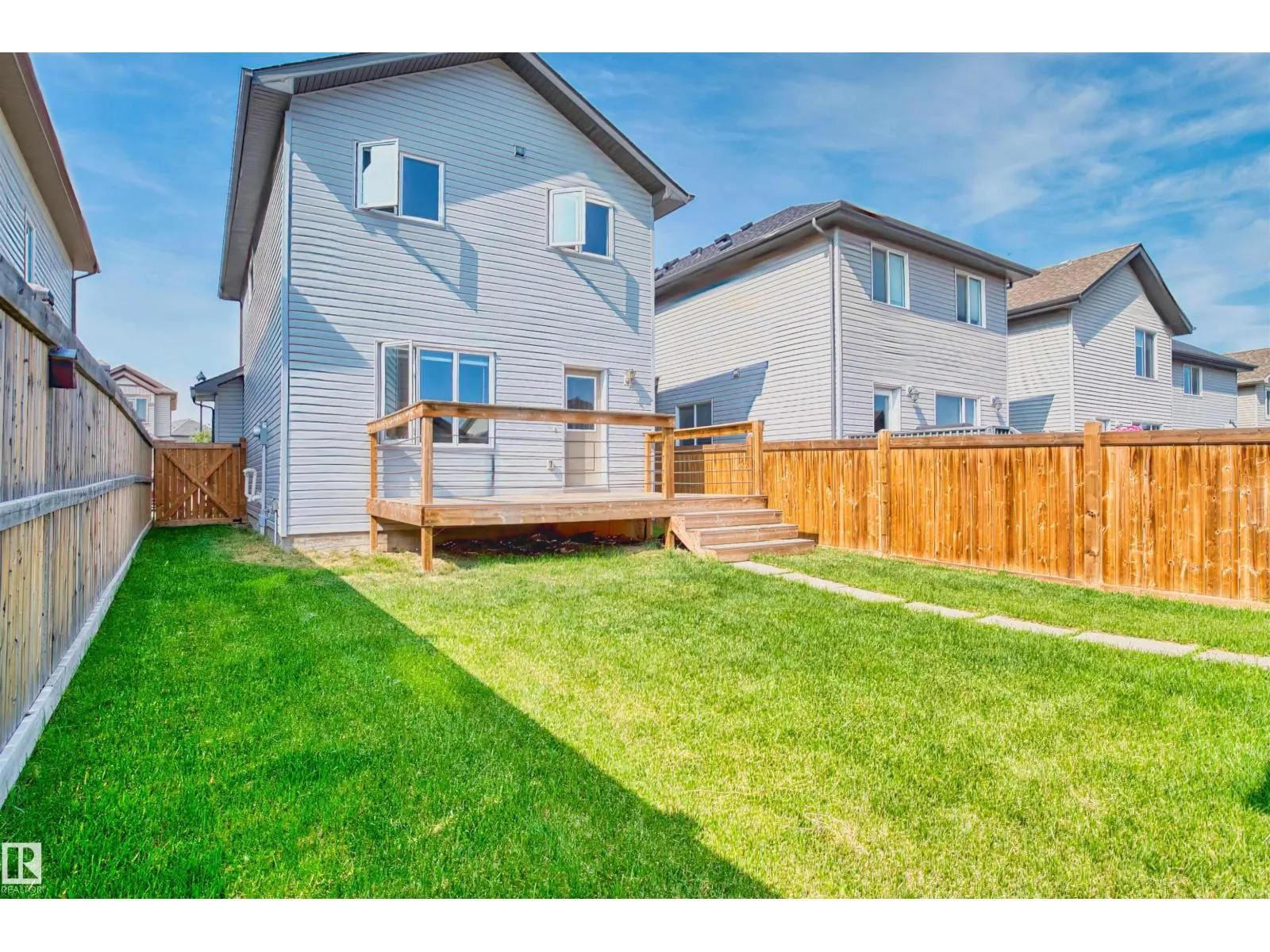 9519 212 ST NW
