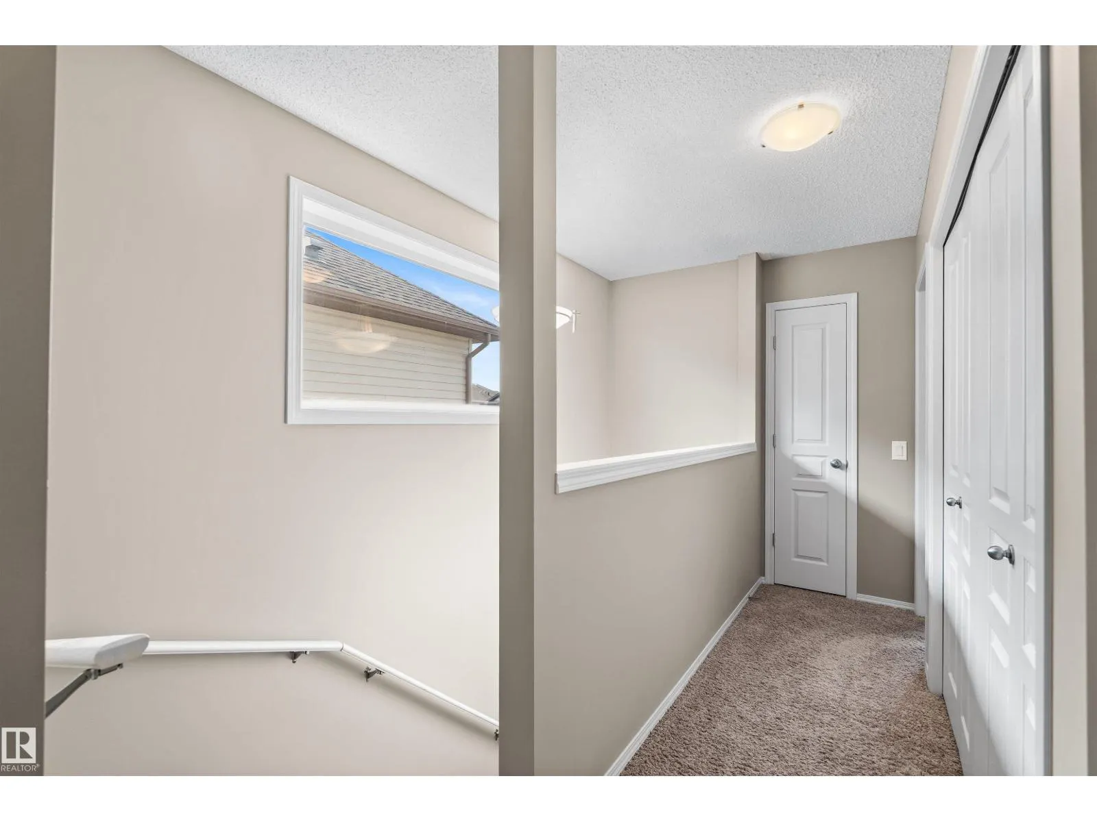 9519 212 ST NW