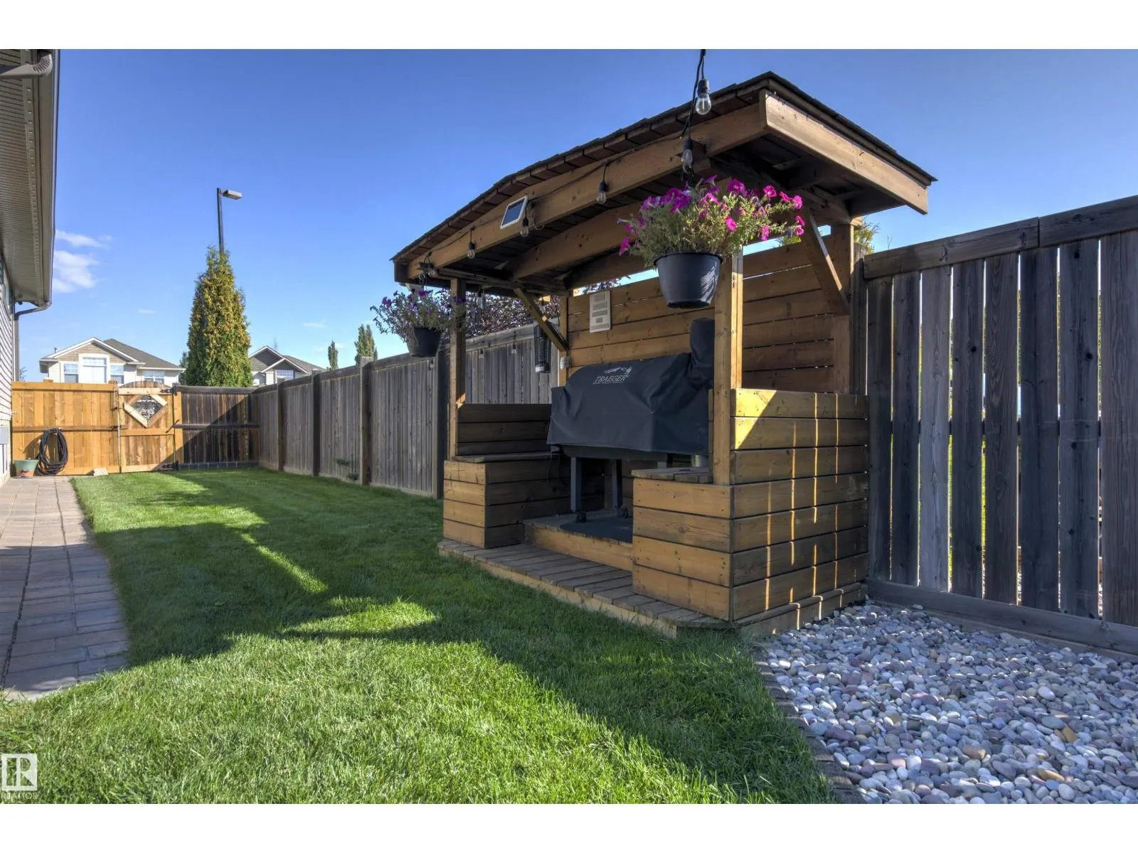 153 Ridgeland CR