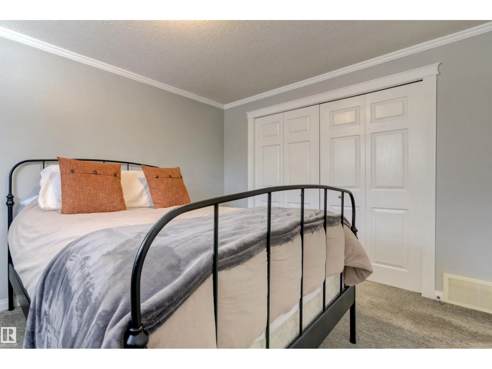 153 Ridgeland CR