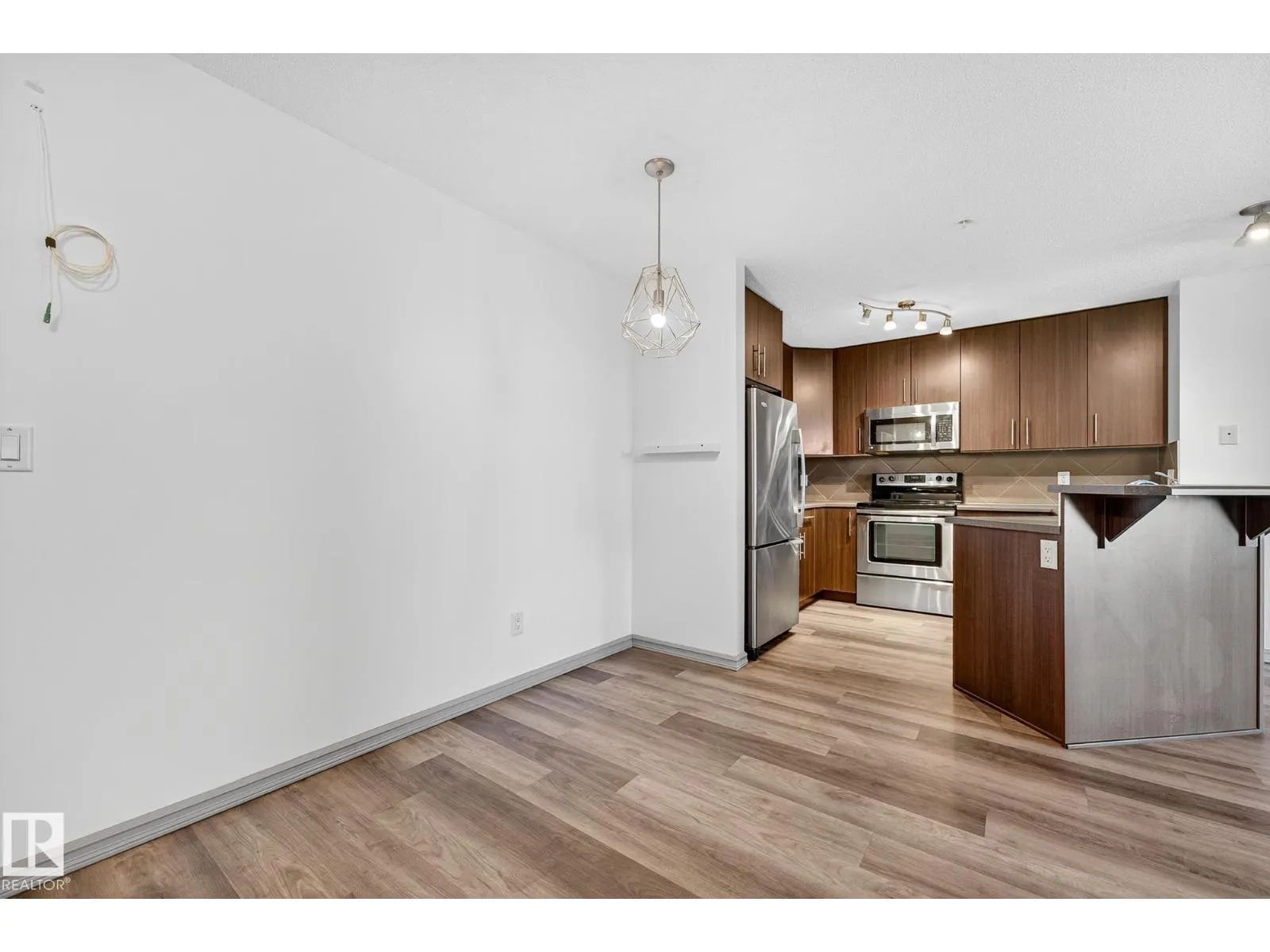 #215 2208 44 AV NW