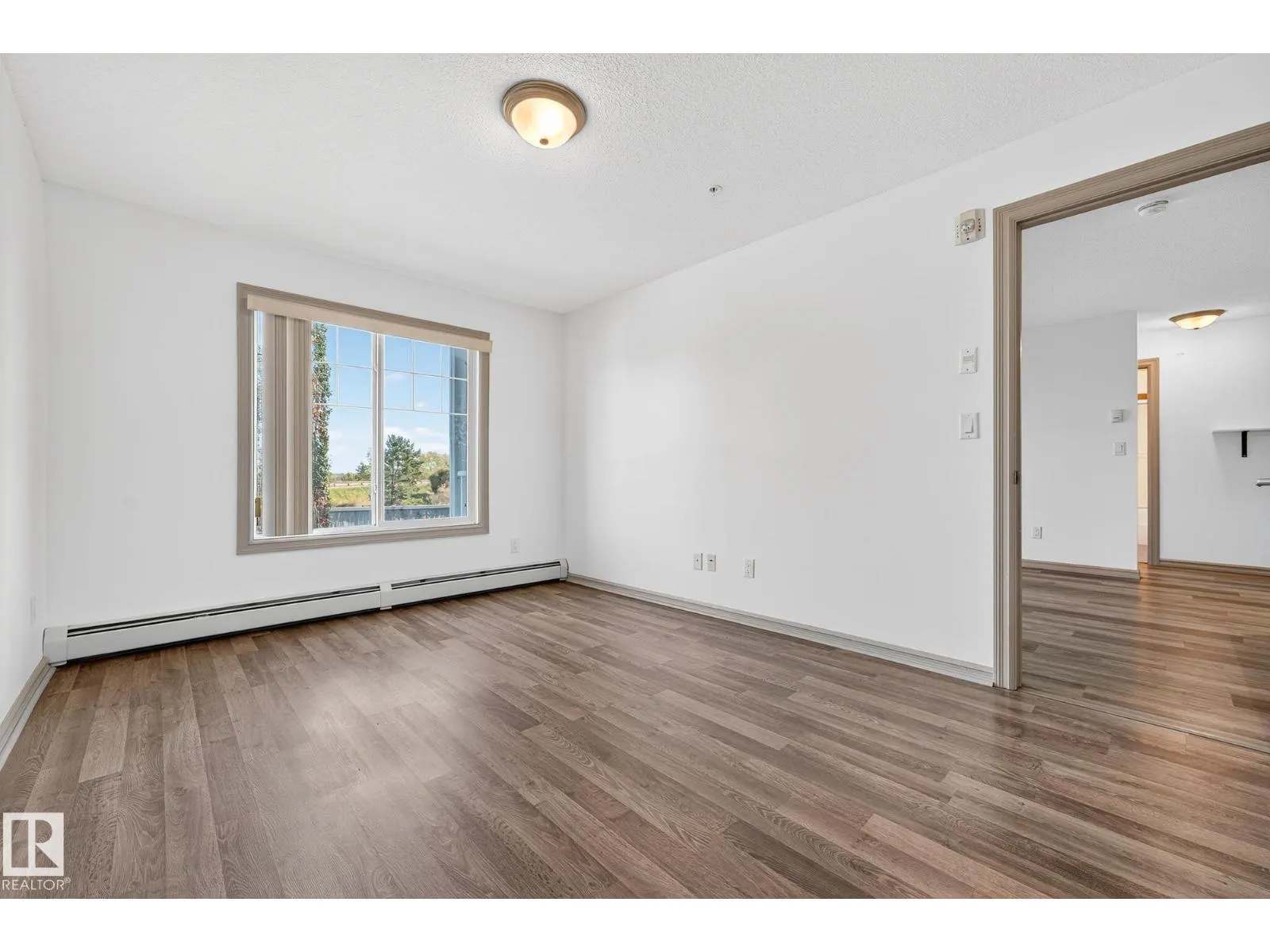 #215 2208 44 AV NW
