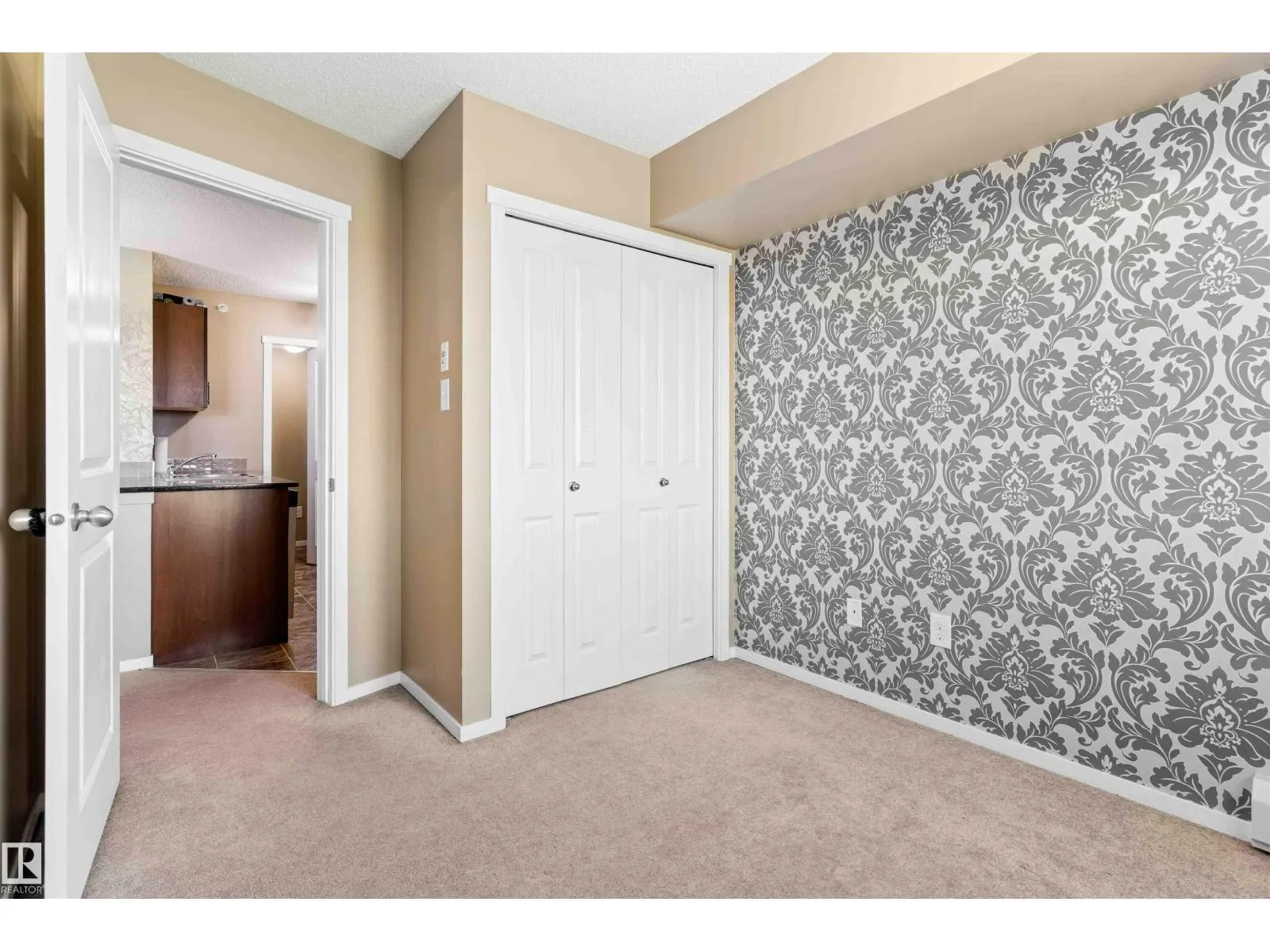 #410 18126 77 ST NW