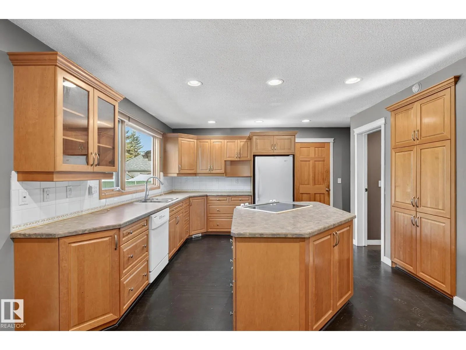 11623 32A AV NW