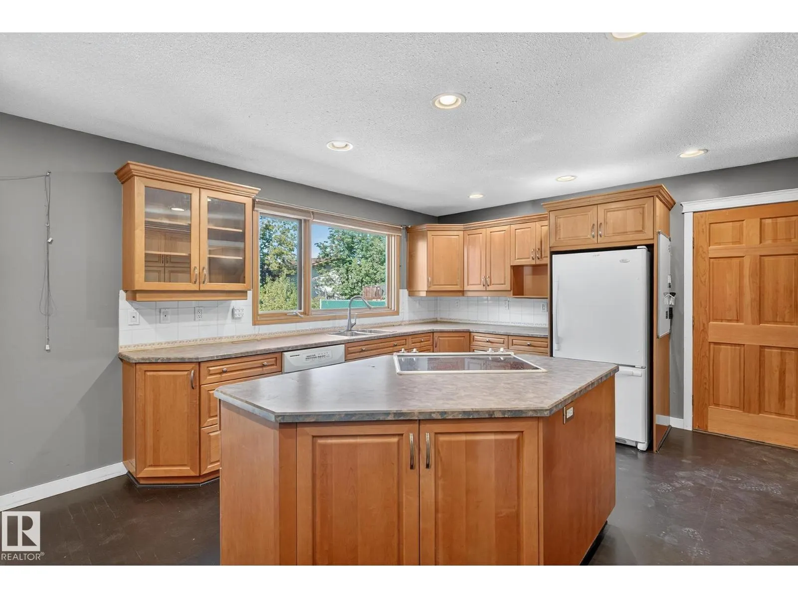 11623 32A AV NW