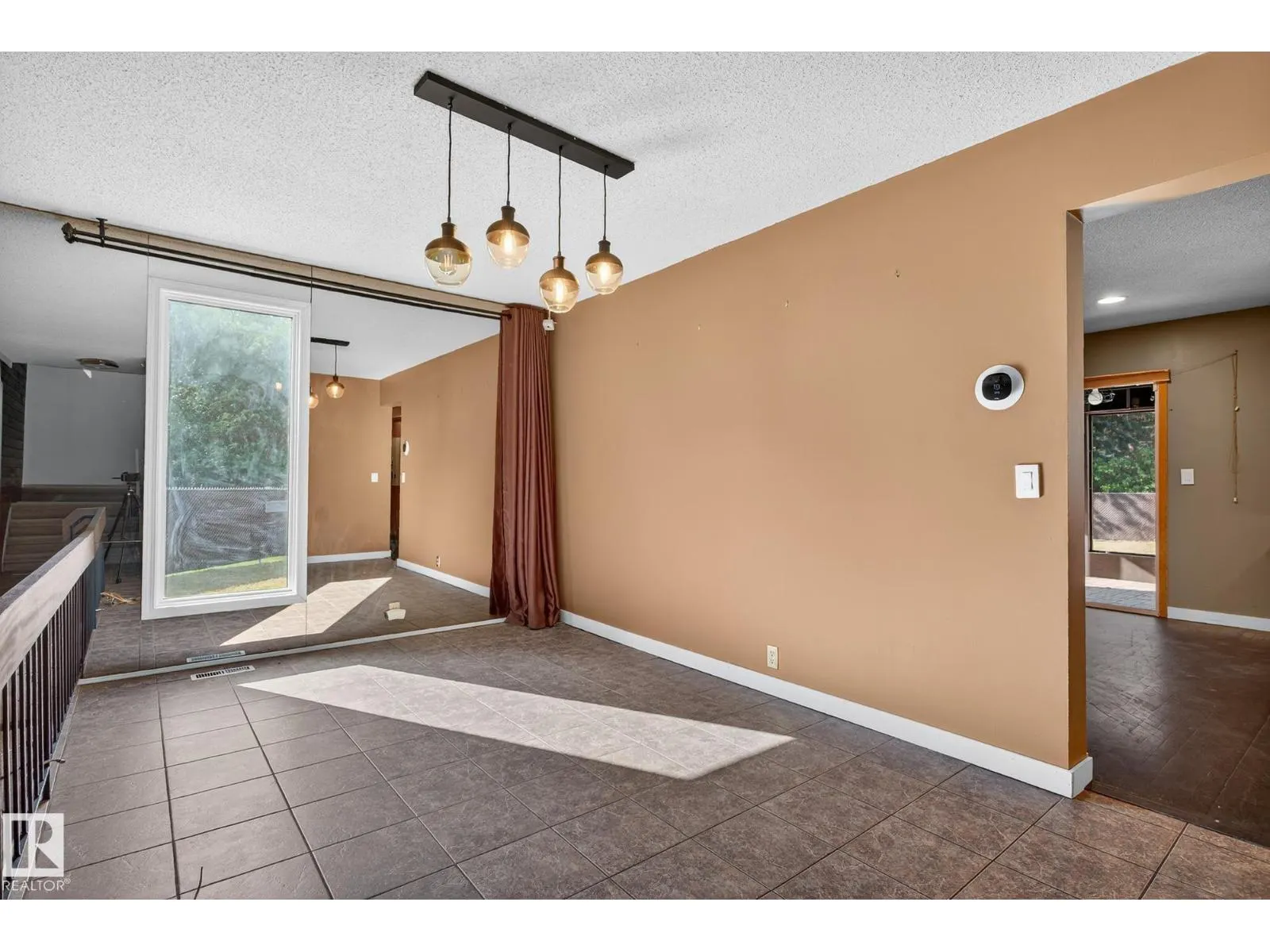11623 32A AV NW